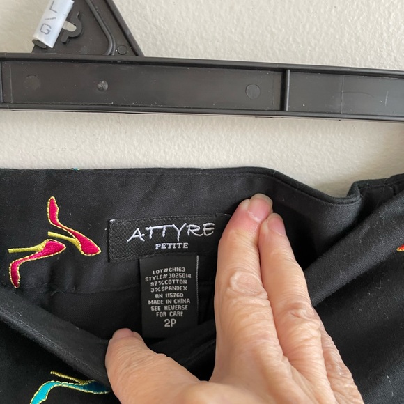 VINTAGE BLACK SKORTS ZIPPER HIGH HEEL EMBROIDERY ZIPPER BLUE PINK YELLOW - Picture 5 of 9